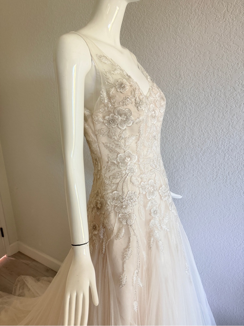 Ivory Lace & Tulle A-Line Bridal Gown - Picture 6 of 10